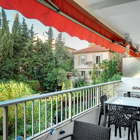 2 Pièces Au Calme Proche Martinez Avec Parking Privé Cannes