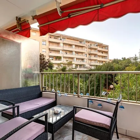 2 Pièces Au Calme Proche Martinez Avec Parking Privé Appartement Cannes